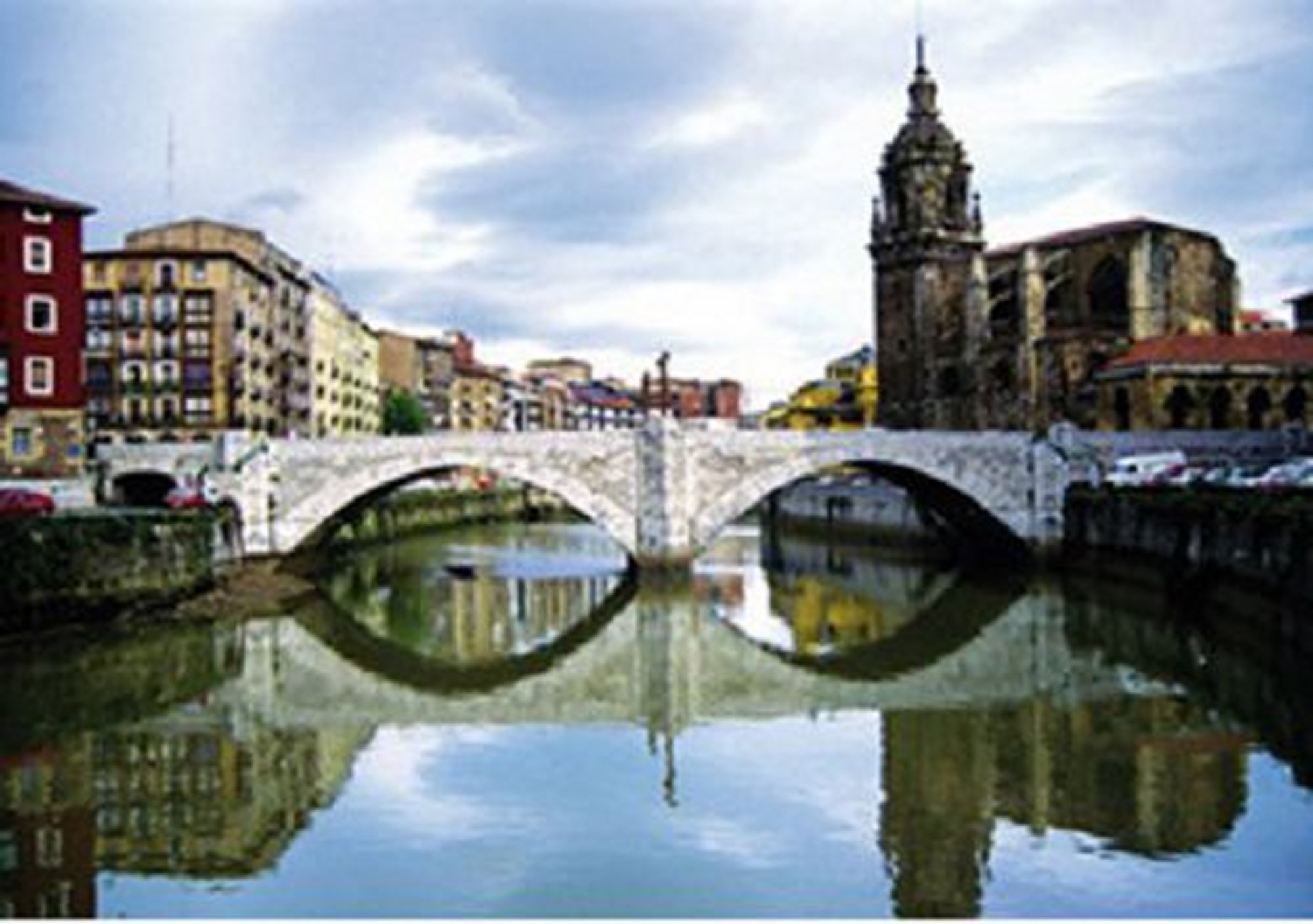 visitas guiadas a Museo Guggenheim Bilbao, casco histórico y rutas de tapas en Vizcaya